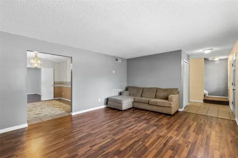 8698 Hillside Drive Orlando FL 32810