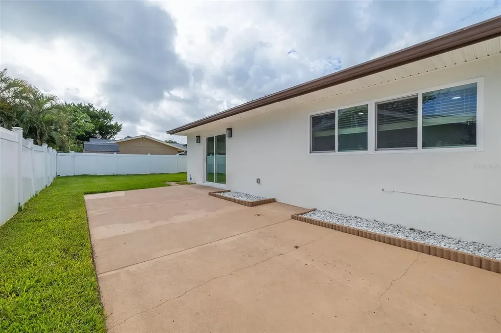 2631 Oakbrook Drive Largo FL 33770