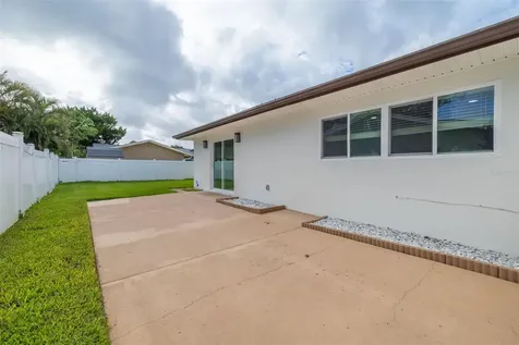 2631 Oakbrook Drive Largo FL 33770