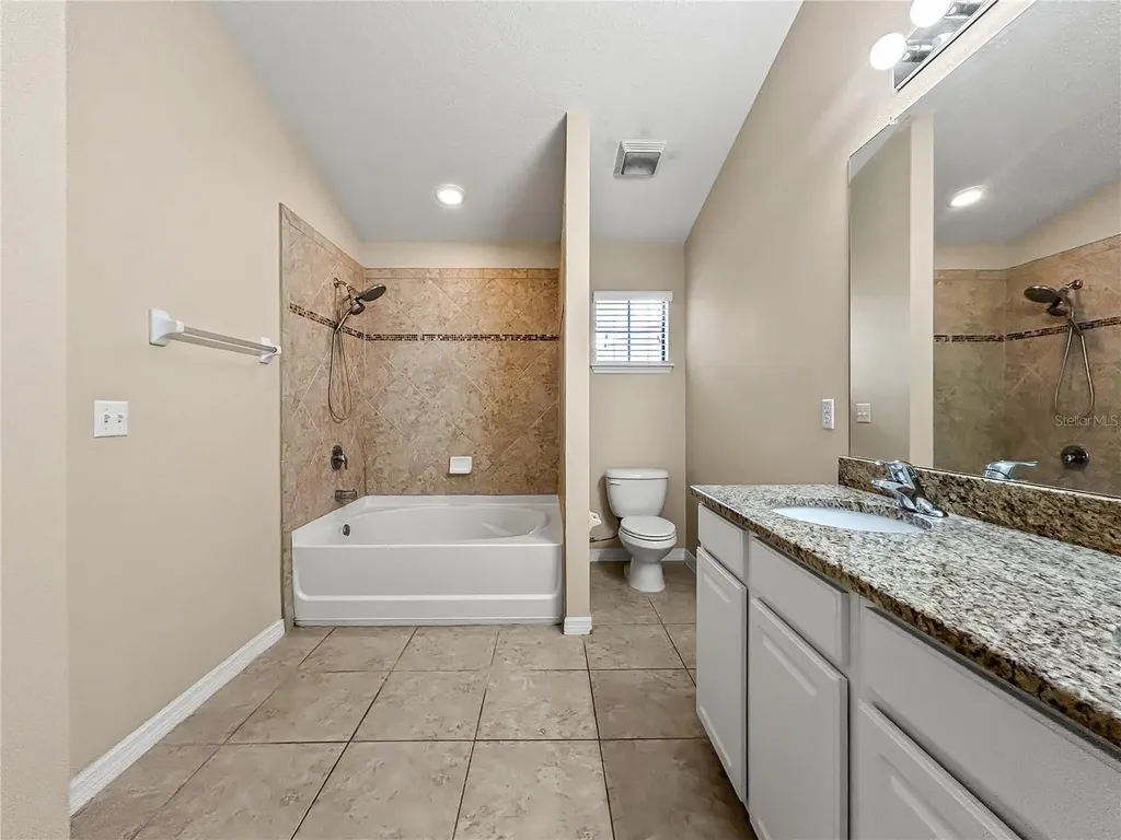 16615 Kingletside Court Lithia FL 33547