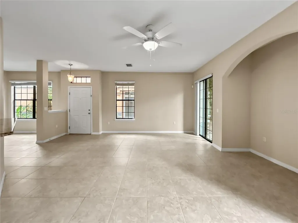 16615 Kingletside Court Lithia FL 33547