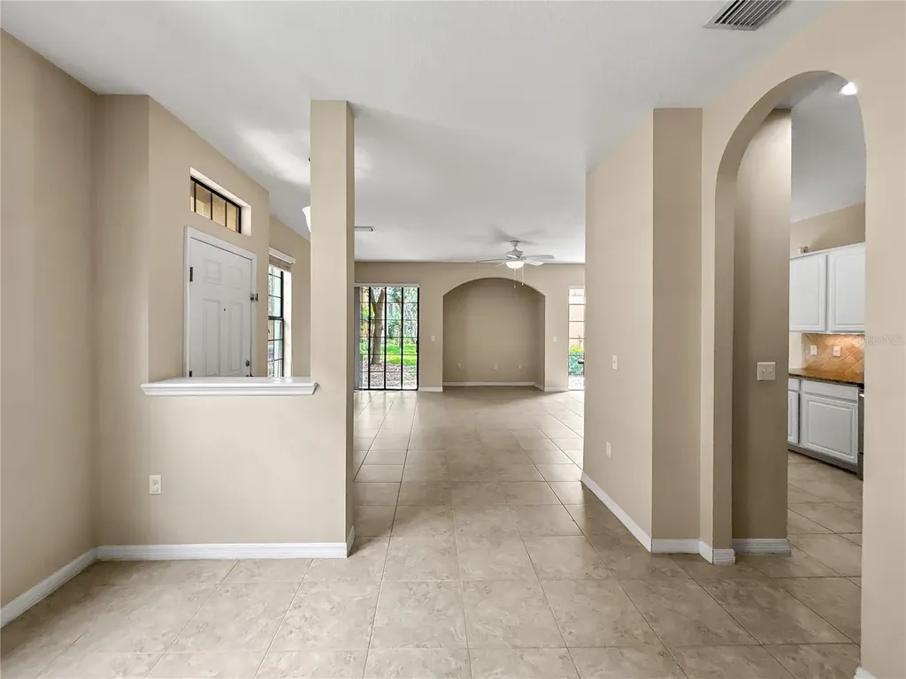16615 Kingletside Court Lithia FL 33547