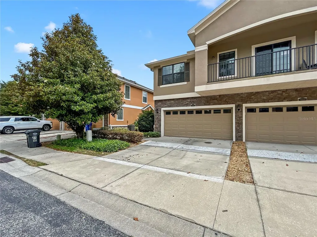 16615 Kingletside Court Lithia FL 33547