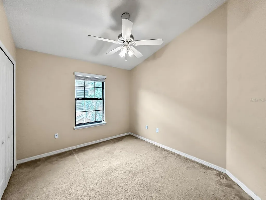 16615 Kingletside Court Lithia FL 33547