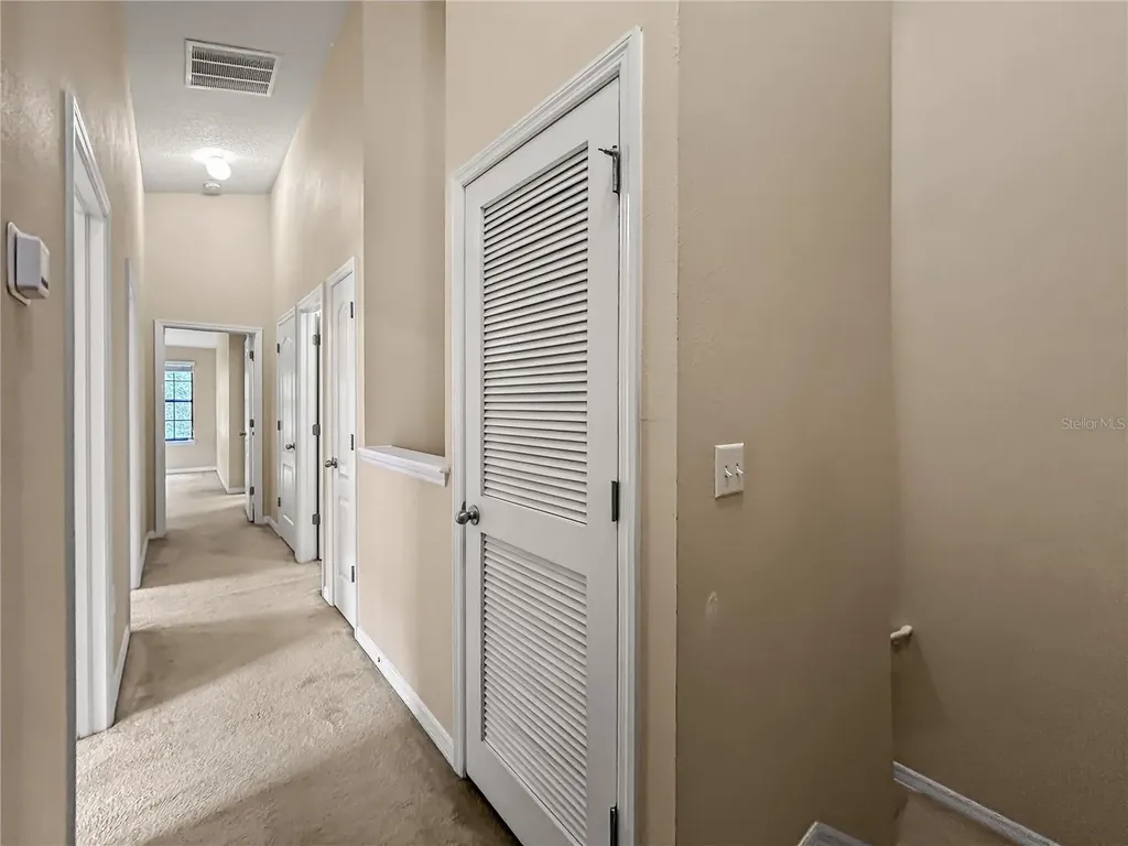 16615 Kingletside Court Lithia FL 33547