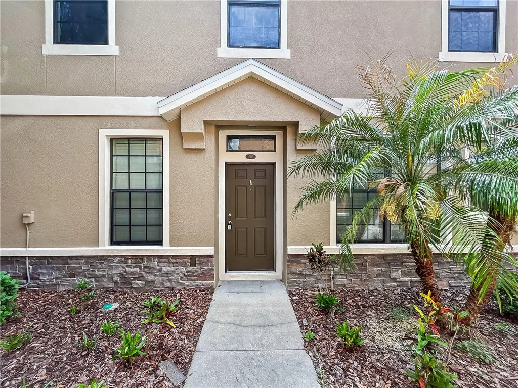16615 Kingletside Court Lithia FL 33547