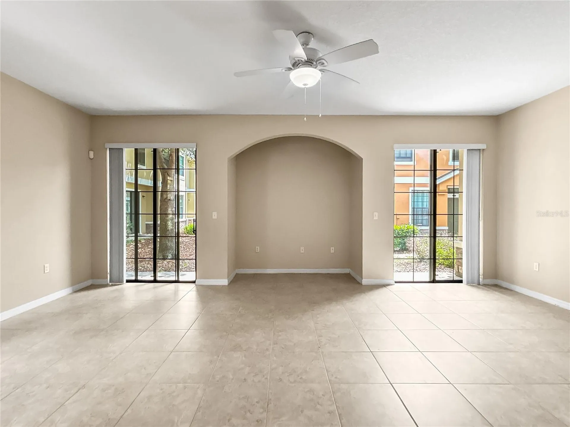 16615 Kingletside Court Lithia FL 33547