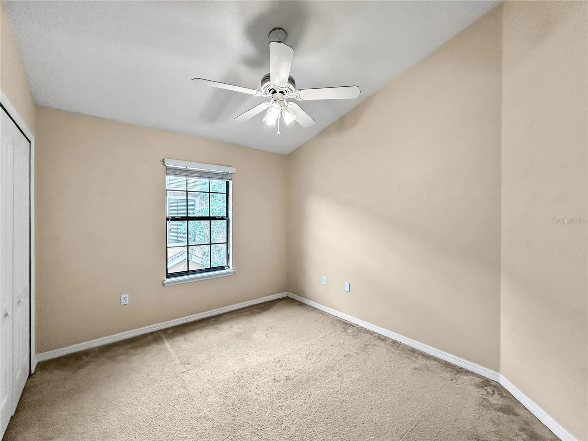16615 Kingletside Court Lithia FL 33547
