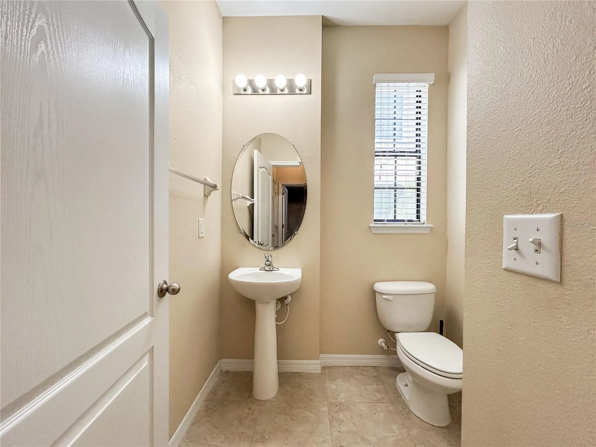 16615 Kingletside Court Lithia FL 33547