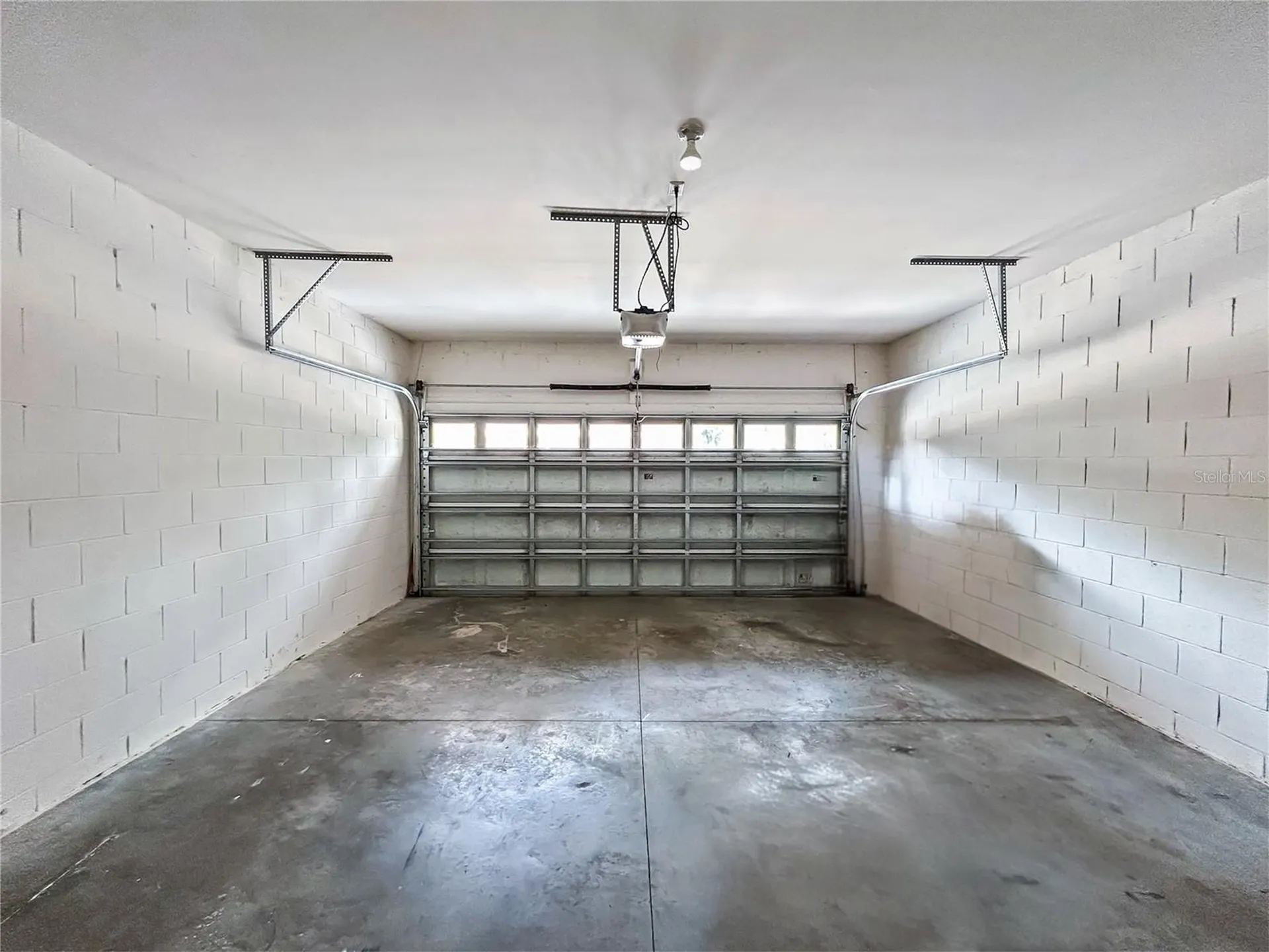 16615 Kingletside Court Lithia FL 33547