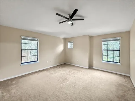 16615 Kingletside Court Lithia FL 33547