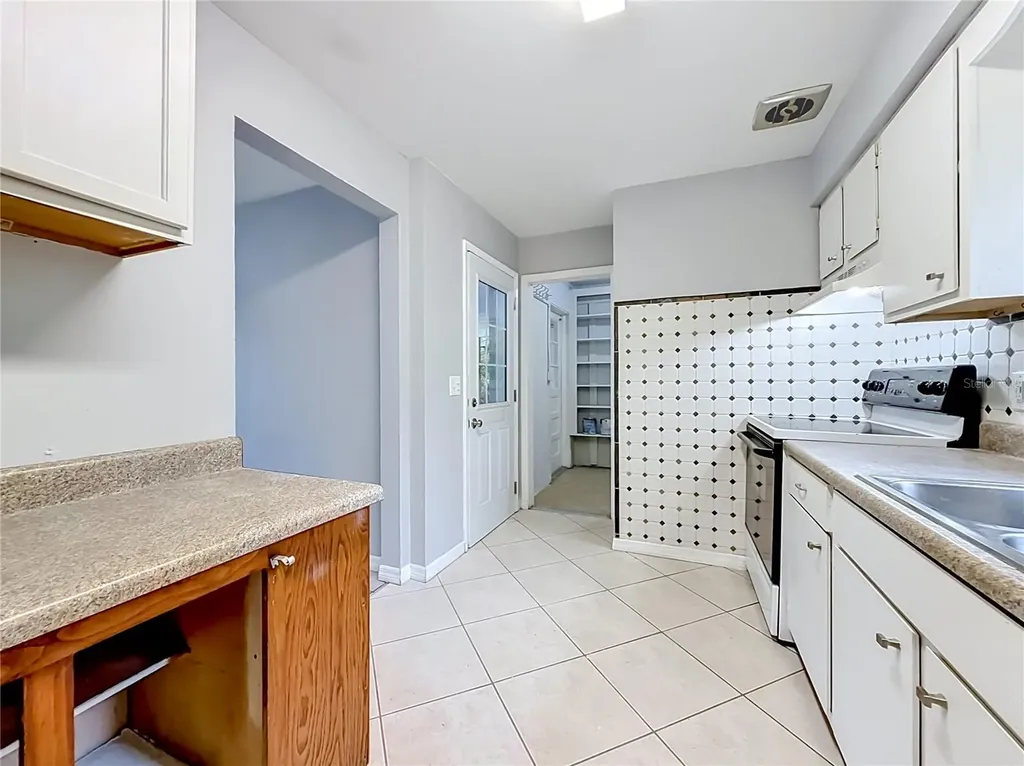 10 S Wadsworth Avenue Beverly Hills FL 34465