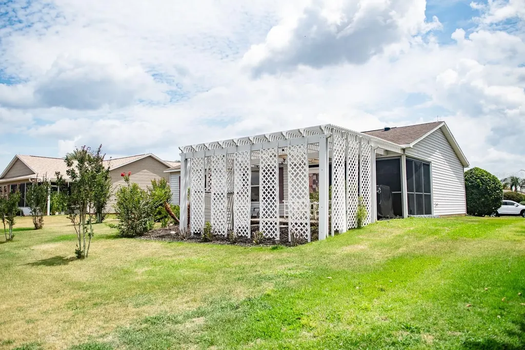 2633 English Ivy Circle The Villages FL 32162
