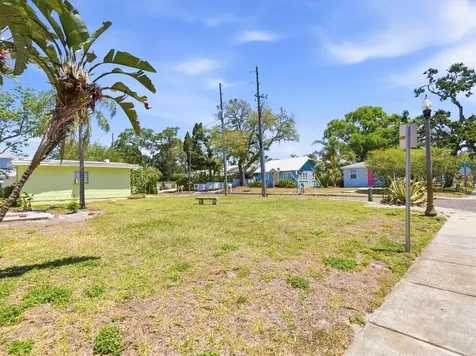515 2nd Street N Safety Harbor FL 34695