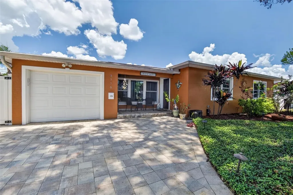 3779 Benson Avenue N St Petersburg FL 33713