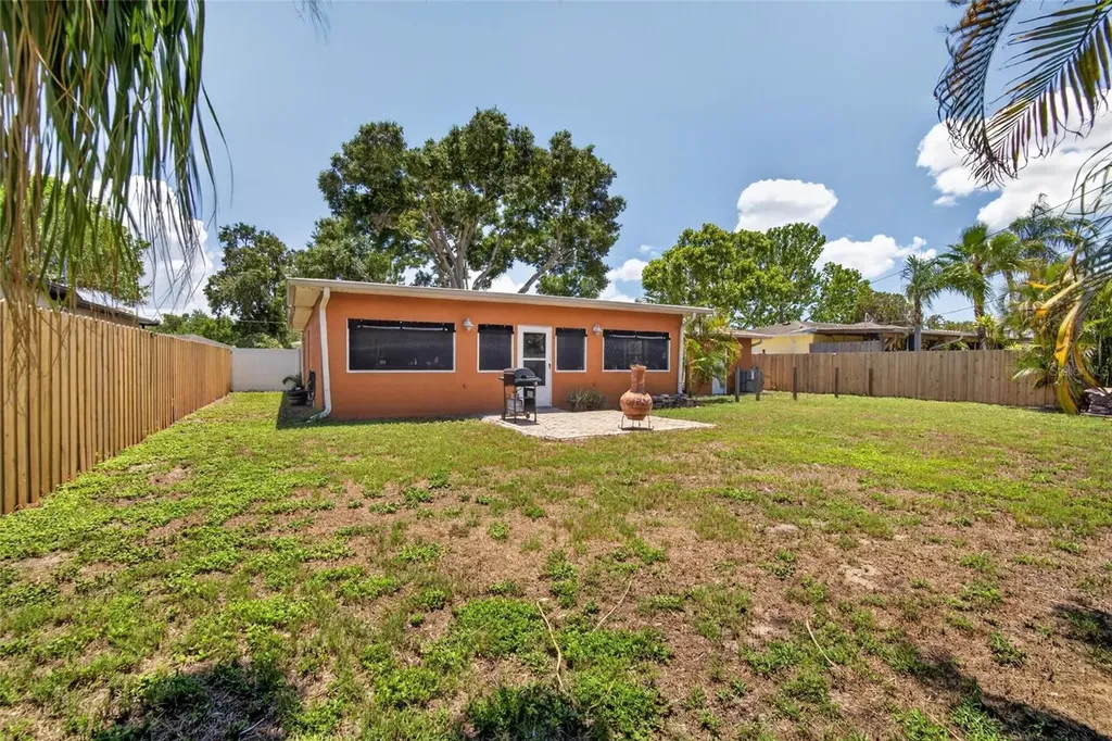 3779 Benson Avenue N St Petersburg FL 33713