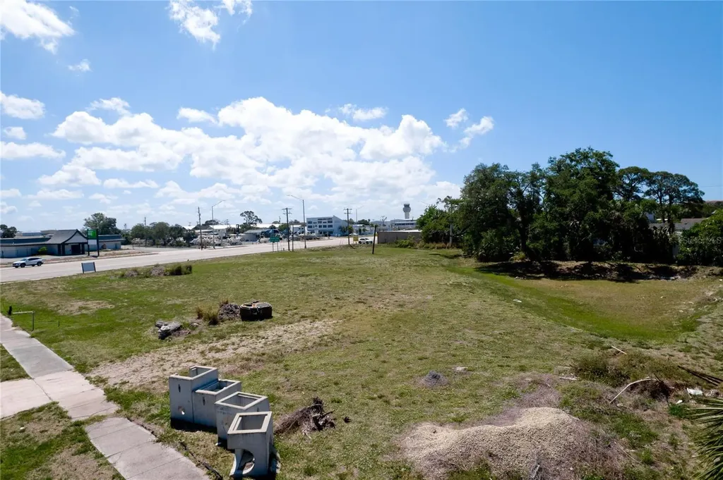 7972 N Tamiami Trail Sarasota FL 34243