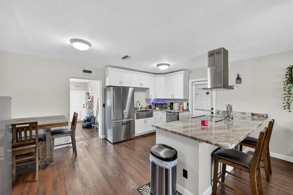 691 72nd Avenue N St Petersburg FL 33702