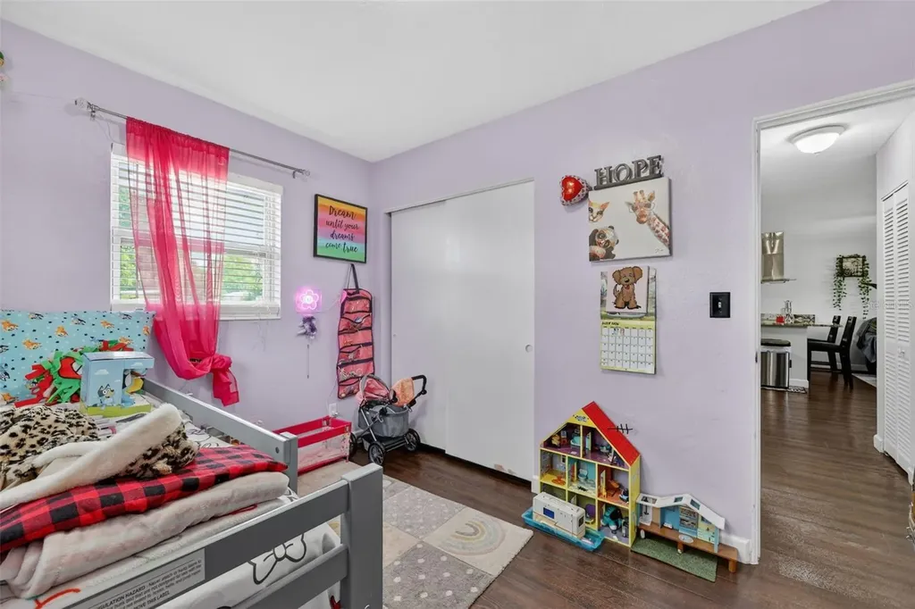 691 72nd Avenue N St Petersburg FL 33702