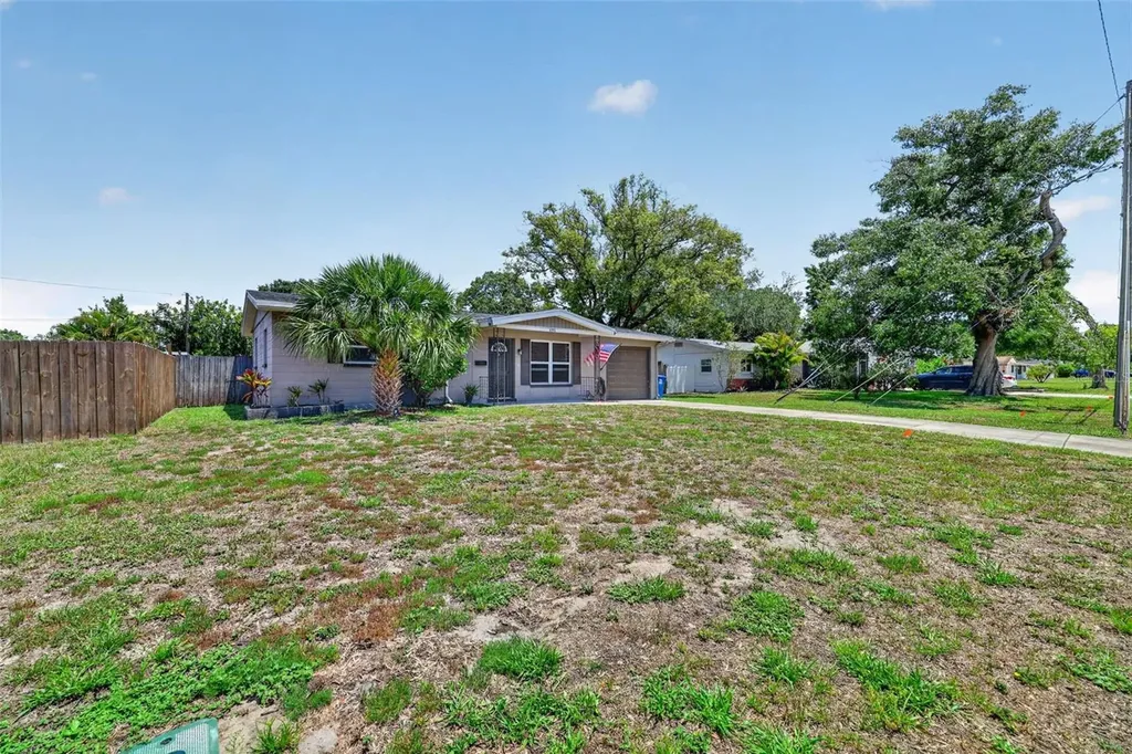 691 72nd Avenue N St Petersburg FL 33702