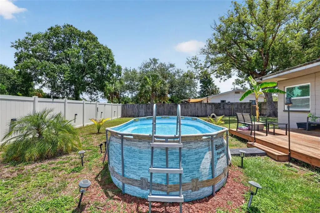 691 72nd Avenue N St Petersburg FL 33702