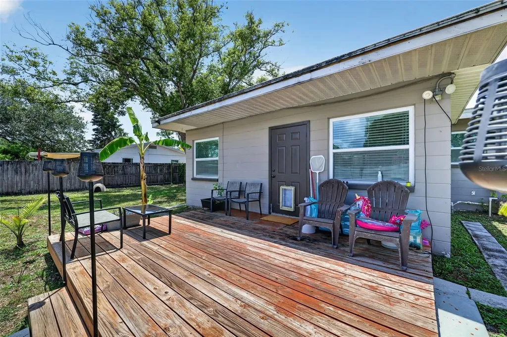 691 72nd Avenue N St Petersburg FL 33702