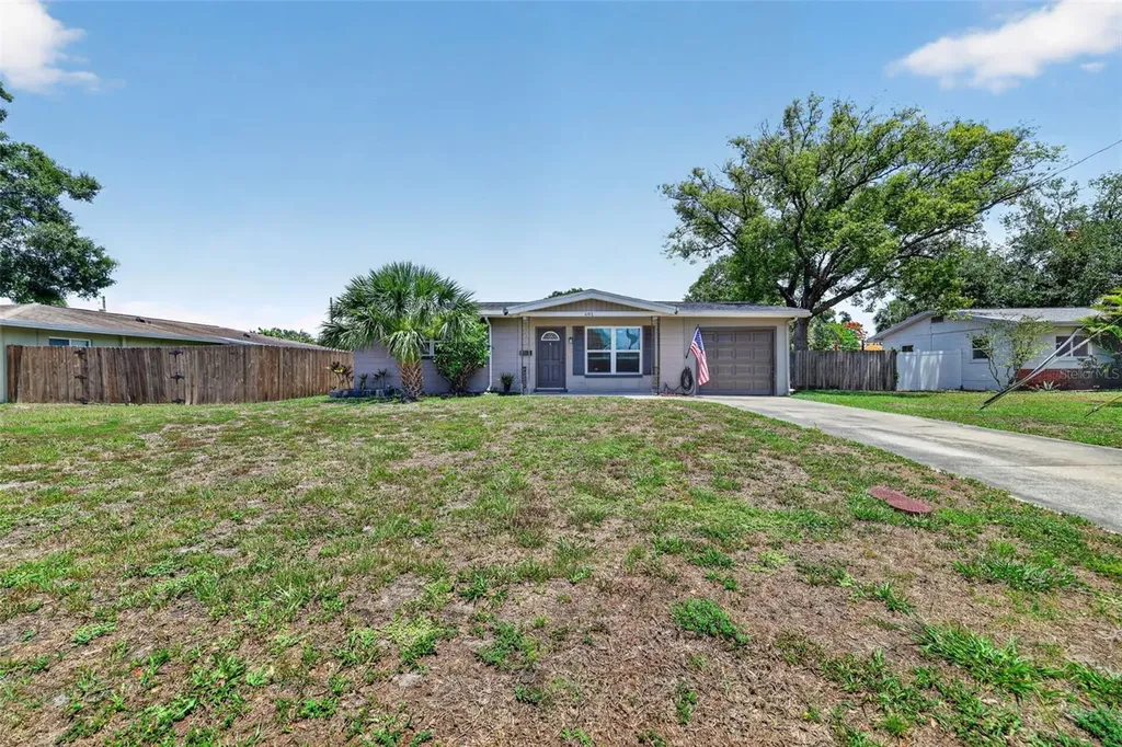 691 72nd Avenue N St Petersburg FL 33702