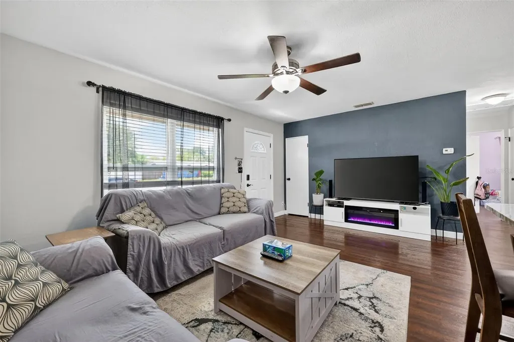 691 72nd Avenue N St Petersburg FL 33702