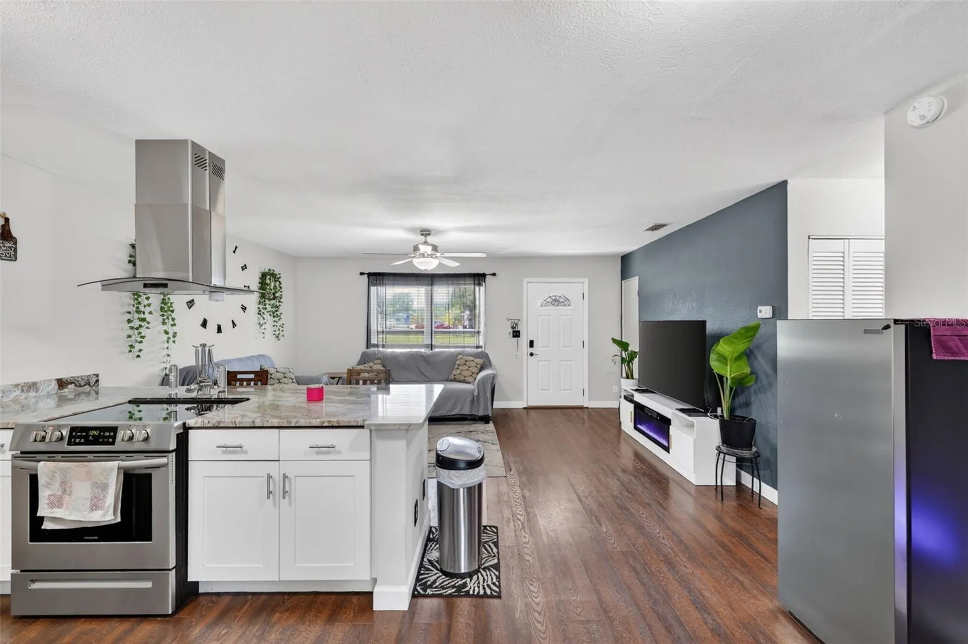 691 72nd Avenue N St Petersburg FL 33702