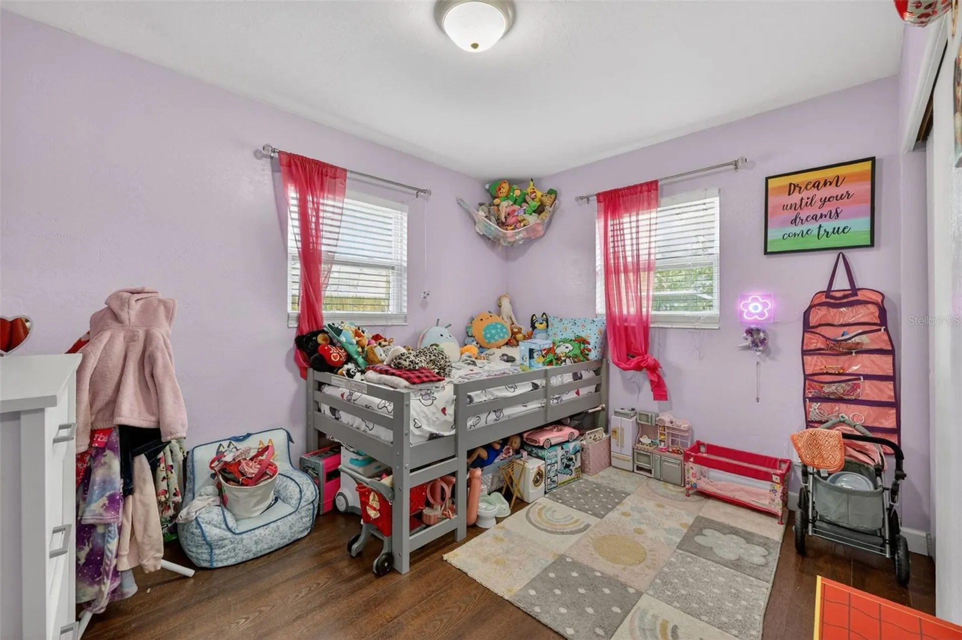 691 72nd Avenue N St Petersburg FL 33702