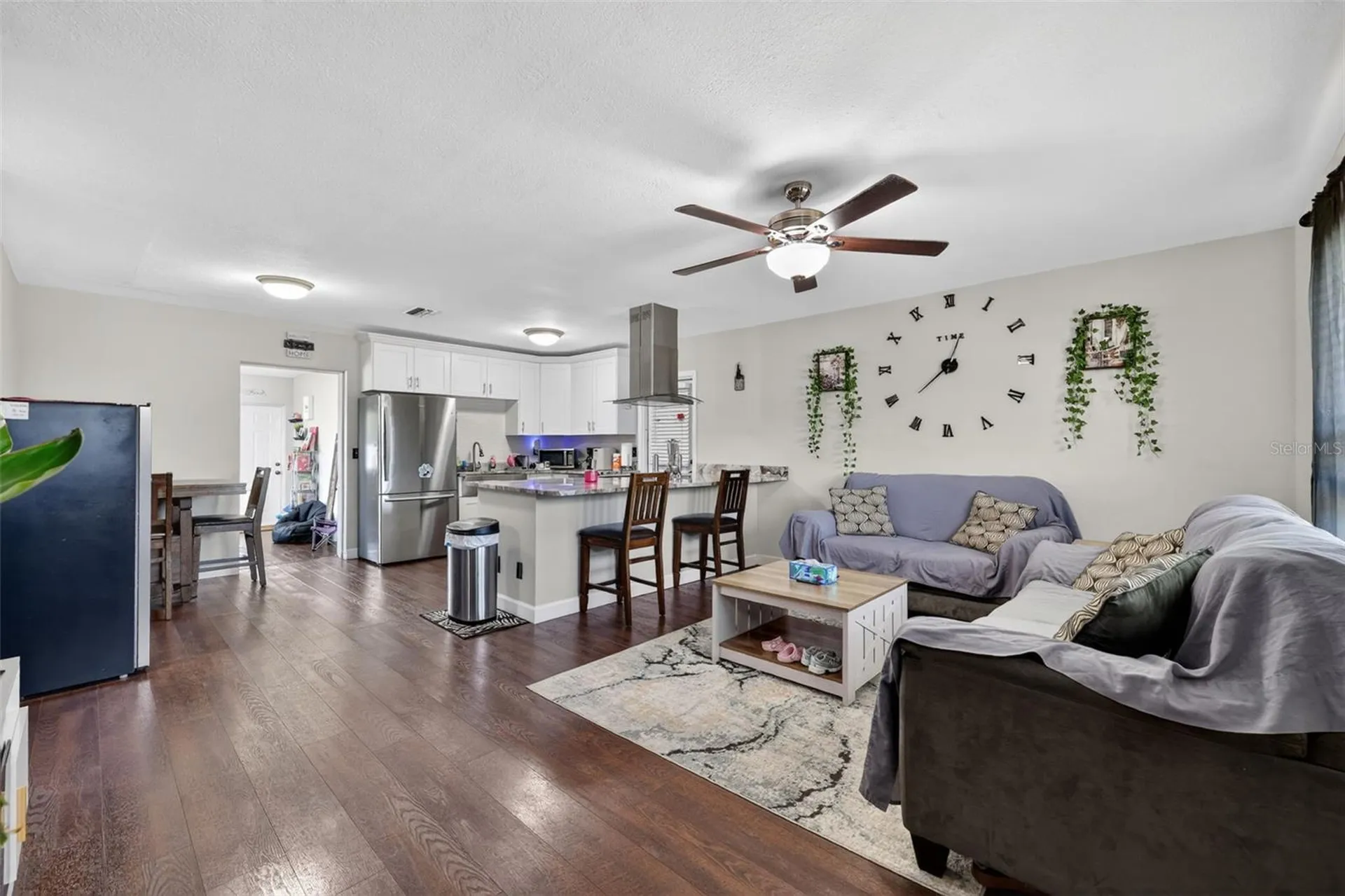 691 72nd Avenue N St Petersburg FL 33702