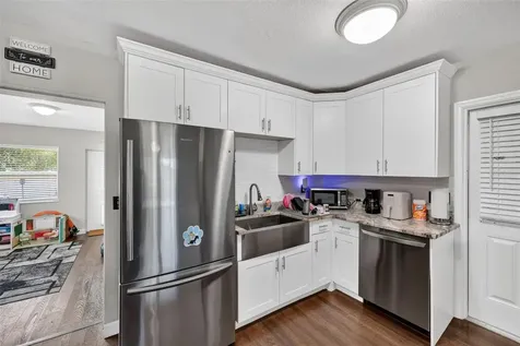 691 72nd Avenue N St Petersburg FL 33702