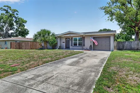 691 72ND Avenue N St Petersburg FL 33702
