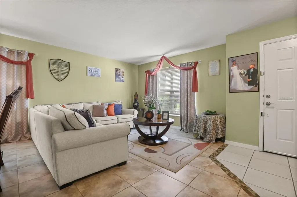 268 Tavestock Loop Winter Springs FL 32708