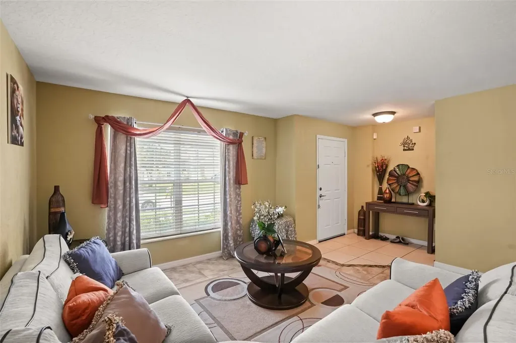 268 Tavestock Loop Winter Springs FL 32708