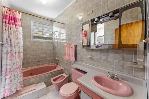 Pirineos St. Urb. Villa España, Calle, Pr, Bayamon PR 00961