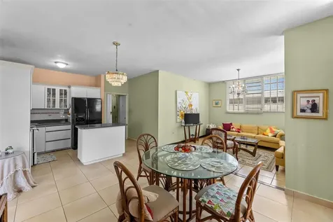 Pirineos St. Urb. Villa España, Calle, Pr, Bayamon PR 00961
