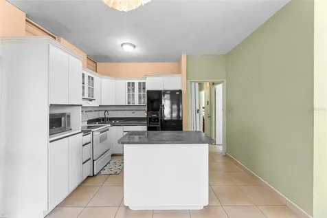 Pirineos St. Urb. Villa España, Calle, Pr, Bayamon PR 00961