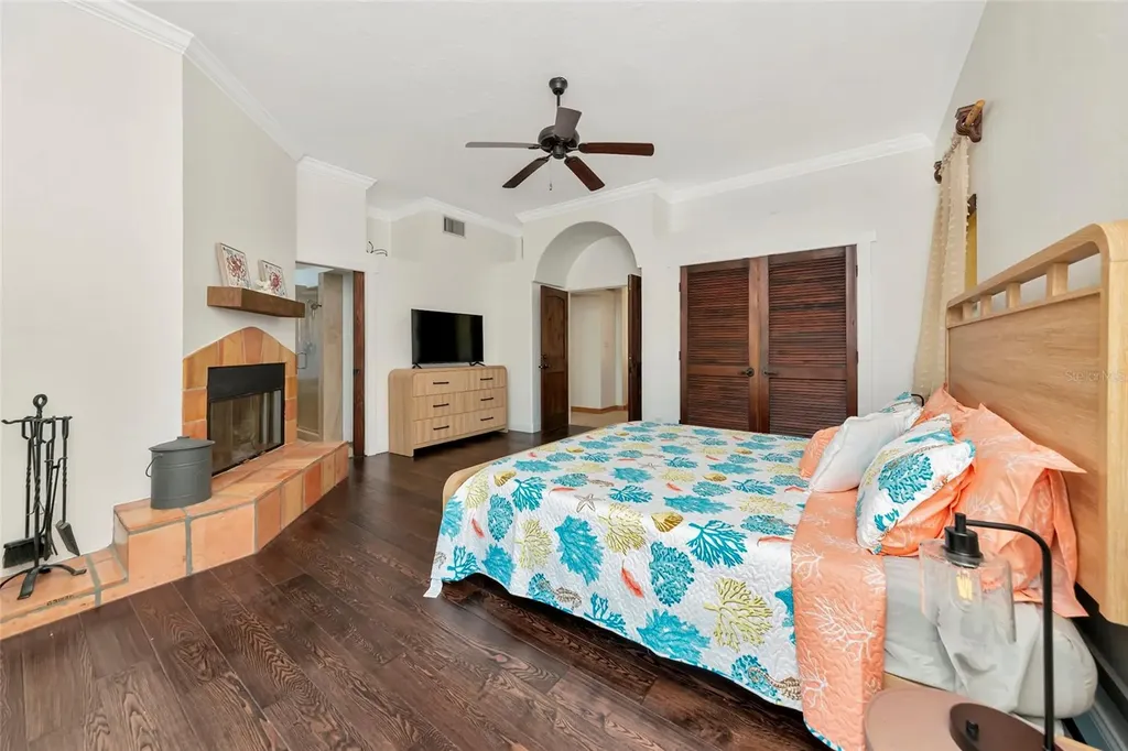 681 Avenida De Mayo Sarasota FL 34242