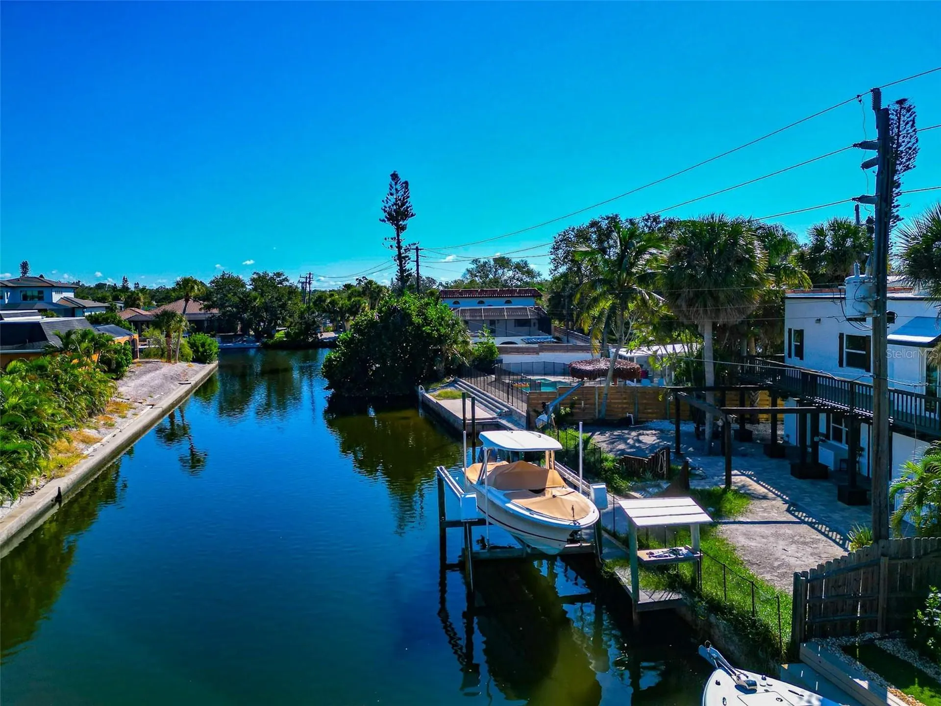 681 Avenida De Mayo Sarasota FL 34242