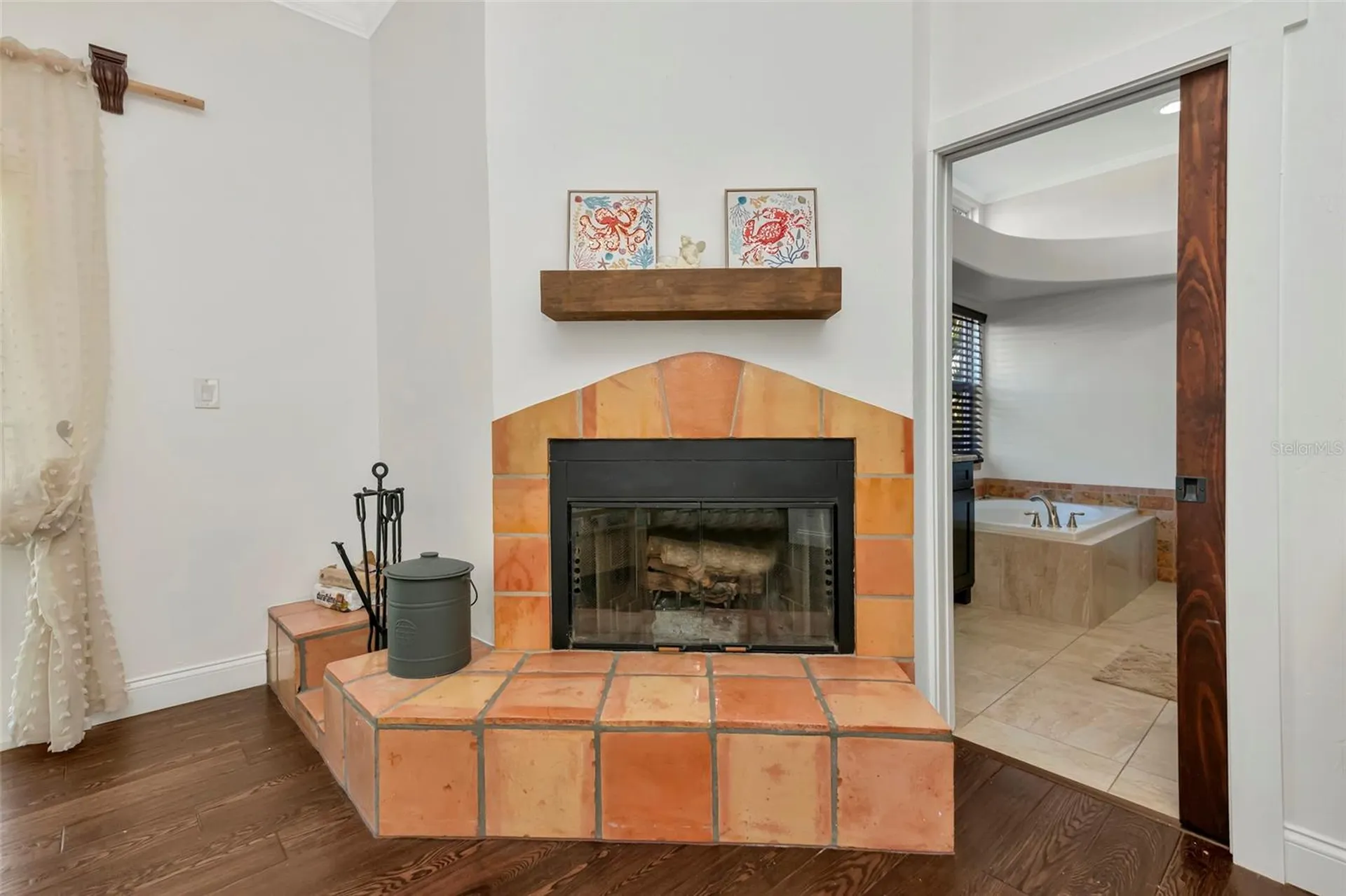 681 Avenida De Mayo Sarasota FL 34242