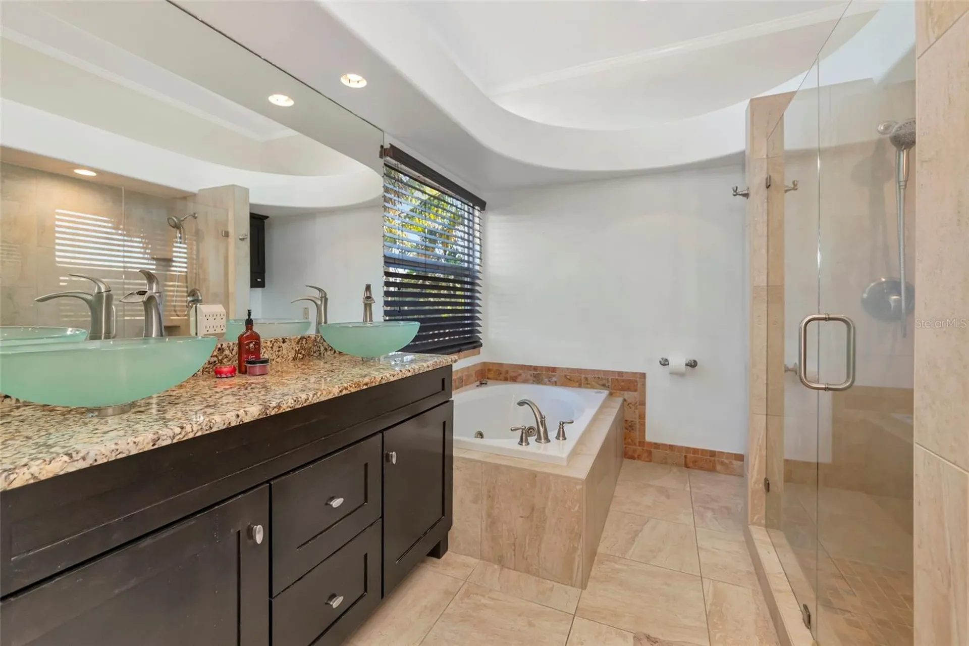 681 Avenida De Mayo Sarasota FL 34242