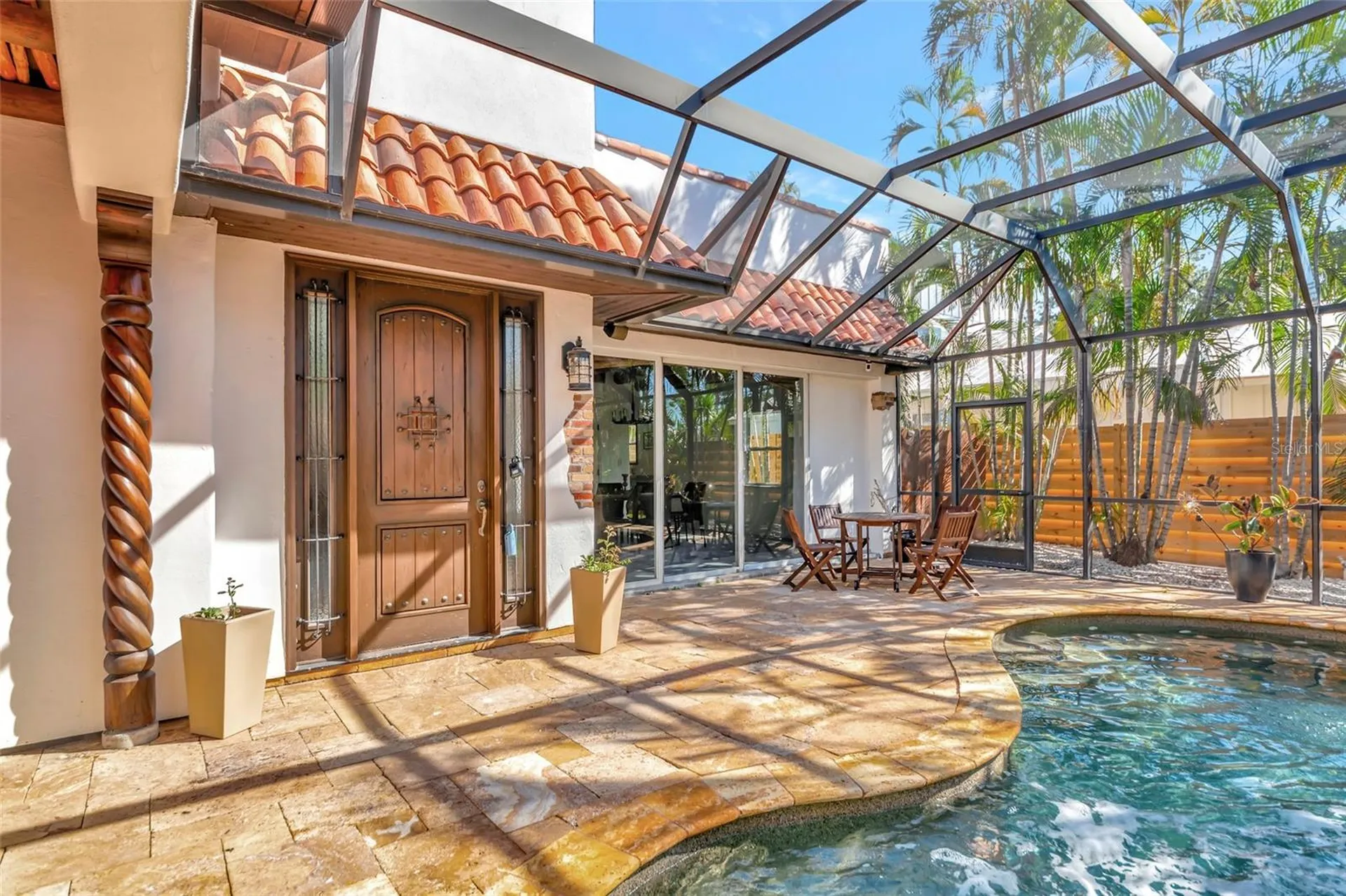 681 Avenida De Mayo Sarasota FL 34242