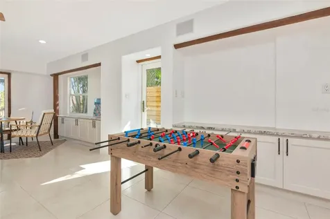 681 Avenida De Mayo Sarasota FL 34242
