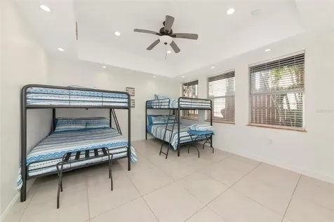 681 Avenida De Mayo Sarasota FL 34242