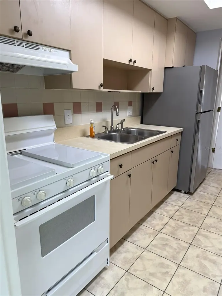 5850 18th Street N St Petersburg FL 33714