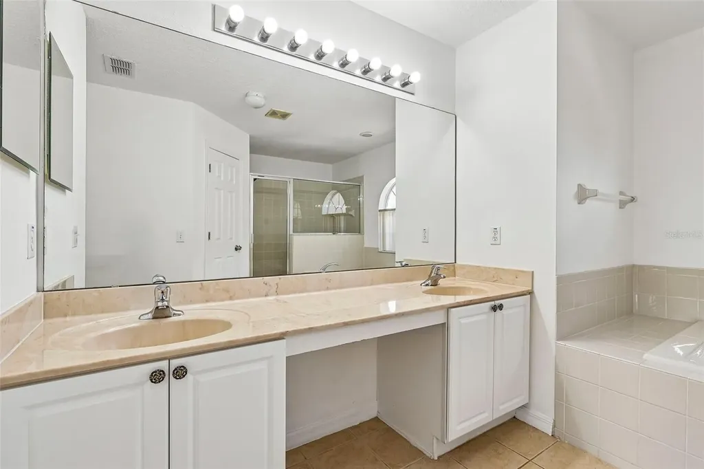 1107 James Way Poinciana FL 34759