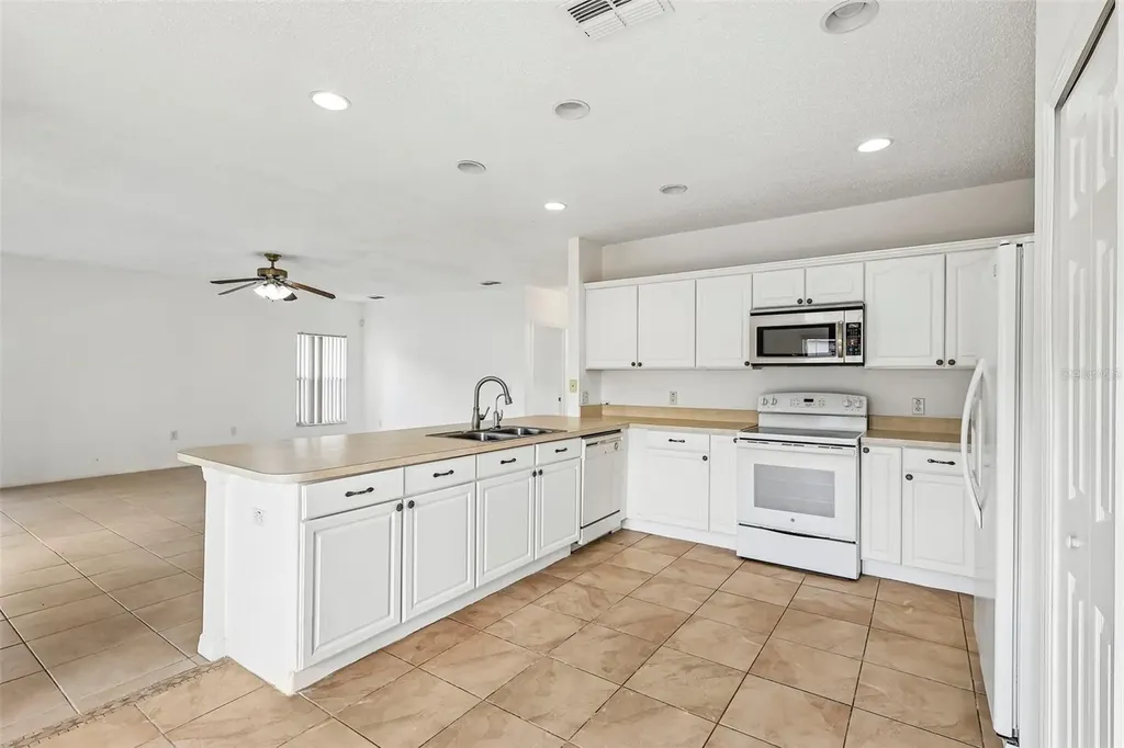 1107 James Way Poinciana FL 34759