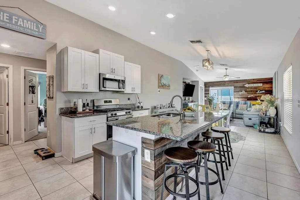 5104 Dandelion Street Apollo Beach FL 33572