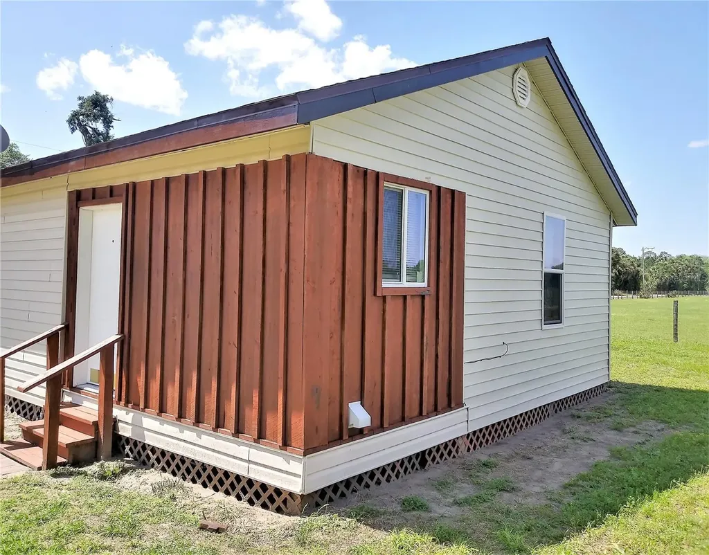 1673 Blackwelder Road De Leon Springs FL 32130